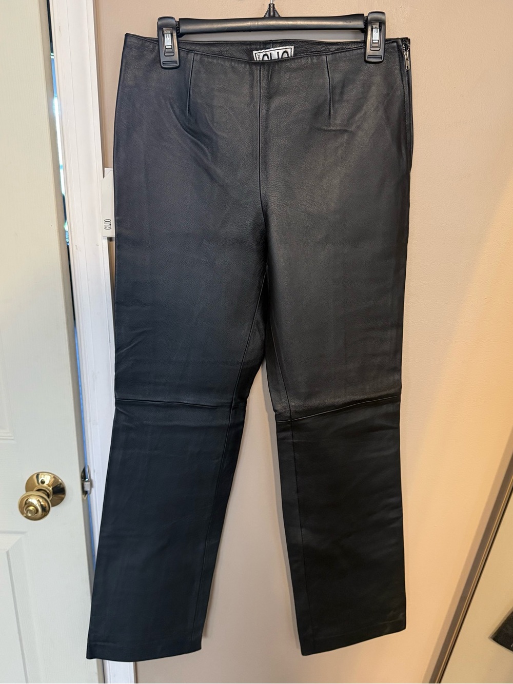 CLIO 100% leather size 4 pants NWT